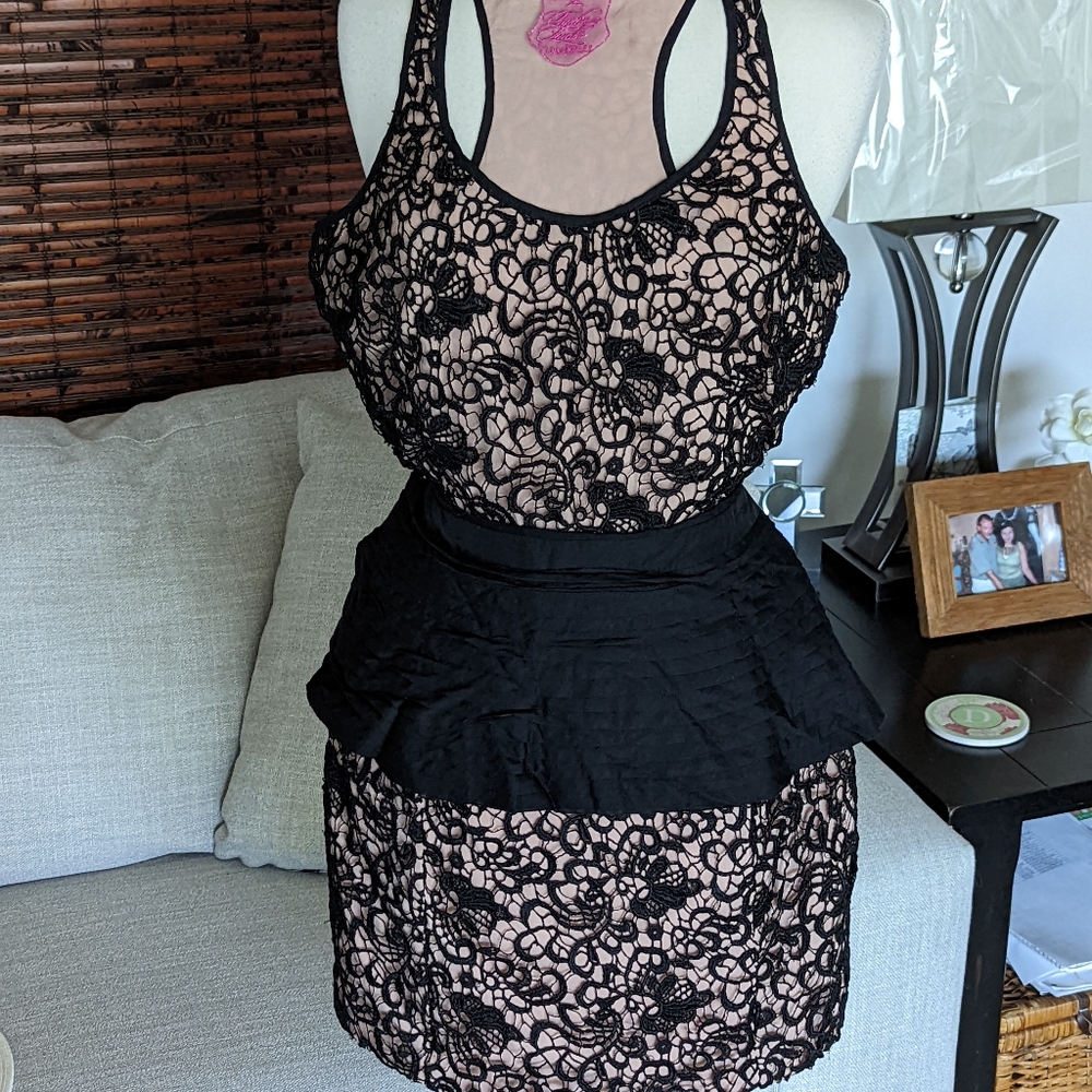 Vintage Twelve by Twelve Dress. A118 - Picture 2 of 4